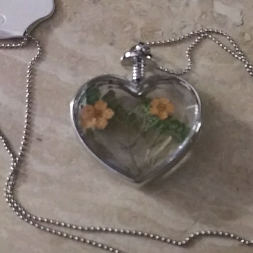 🎁Beveled glass pendant w/ flowers.